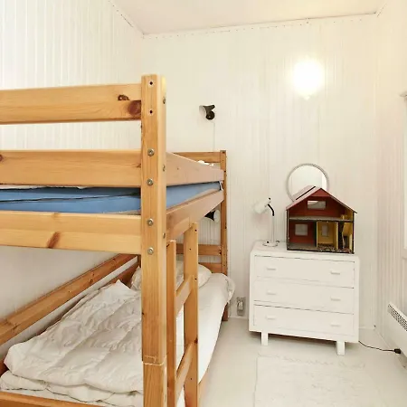 Three-bedroom Holiday In Stroby 1 *