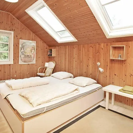 Feriehus Three-bedroom Holiday In Stroby 1